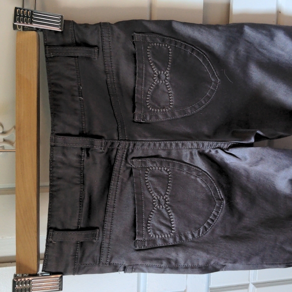 H&M shiny pewter bow decal pants. Size 3-4 yrs - Picture 4 of 4